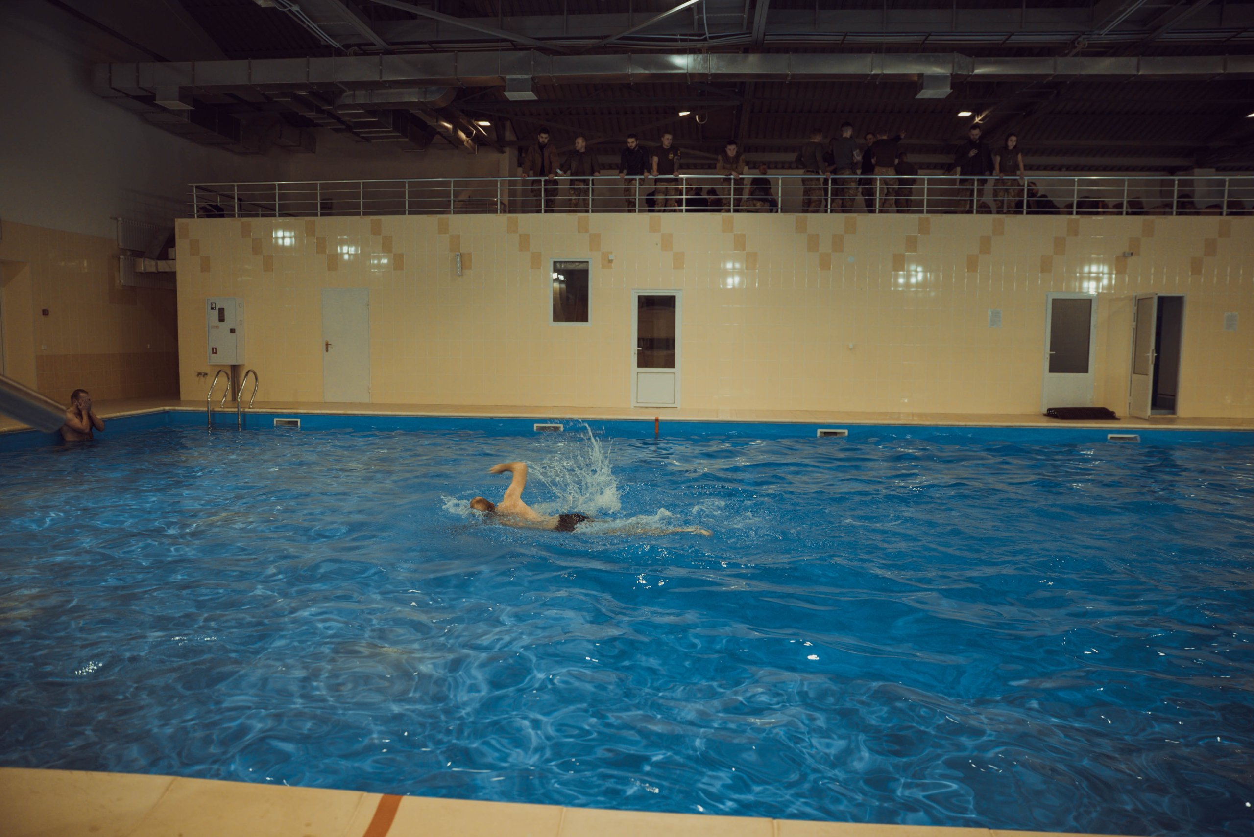 АЗОВ басейн