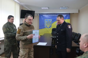 КІНОЛОГИ ПОЛКУ АЗОВ ВІДВІДАЛИ НАВЧАЛЬНО-ТРЕНУВАЛЬНІ ЗБОРИ ТА ОТРИМАЛИ РОБОЧІ СЕРТИФІКАТИ