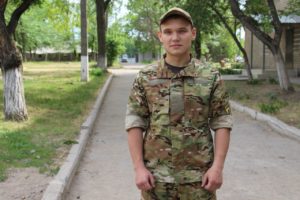 ГЕРОЇЧНИЙ ВЧИНОК: БОЄЦЬ АЗОВУ ЗАТРИМАВ ЗЛОЧИНЦЯ, ЯКИЙ НОЖЕМ ПОРІЗАВ ПІДЛІТКА