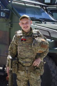 ГЕРОЇЧНИЙ ВЧИНОК: БОЄЦЬ АЗОВУ ЗАТРИМАВ ЗЛОЧИНЦЯ, ЯКИЙ НОЖЕМ ПОРІЗАВ ПІДЛІТКА