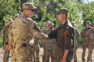 ЗАВЕРШИВСЯ ЧЕРГОВИЙ БАЗОВИЙ КУРС БОЙОВОЇ ПІДГОТОВКИ. РЯДИ ПОЛКУ АЗОВ ПОПОВНИЛИ 27 РЕКРУТІВ