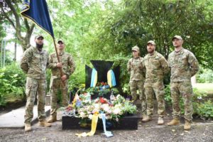 УПРАВЛІННЯ ТА СЕРЖАНТИ ВІЙСЬКОВОЇ ШКОЛИ ІМЕНІ ЄВГЕНА КОНОВАЛЬЦЯ ВШАНУВАЛИ ПАМ‘ЯТЬ ПОЛКОВНИКА В РОТТЕРДАМІ