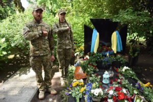 УПРАВЛІННЯ ТА СЕРЖАНТИ ВІЙСЬКОВОЇ ШКОЛИ ІМЕНІ ЄВГЕНА КОНОВАЛЬЦЯ ВШАНУВАЛИ ПАМ‘ЯТЬ ПОЛКОВНИКА В РОТТЕРДАМІ