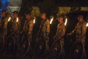 НАВІКИ В СТРОЮ: ПОЛК АЗОВ ВШАНУВАВ ЗАГИБЛИХ БІЙЦІВ ПІДРОЗДІЛУ МІСТЕРІЄЮ