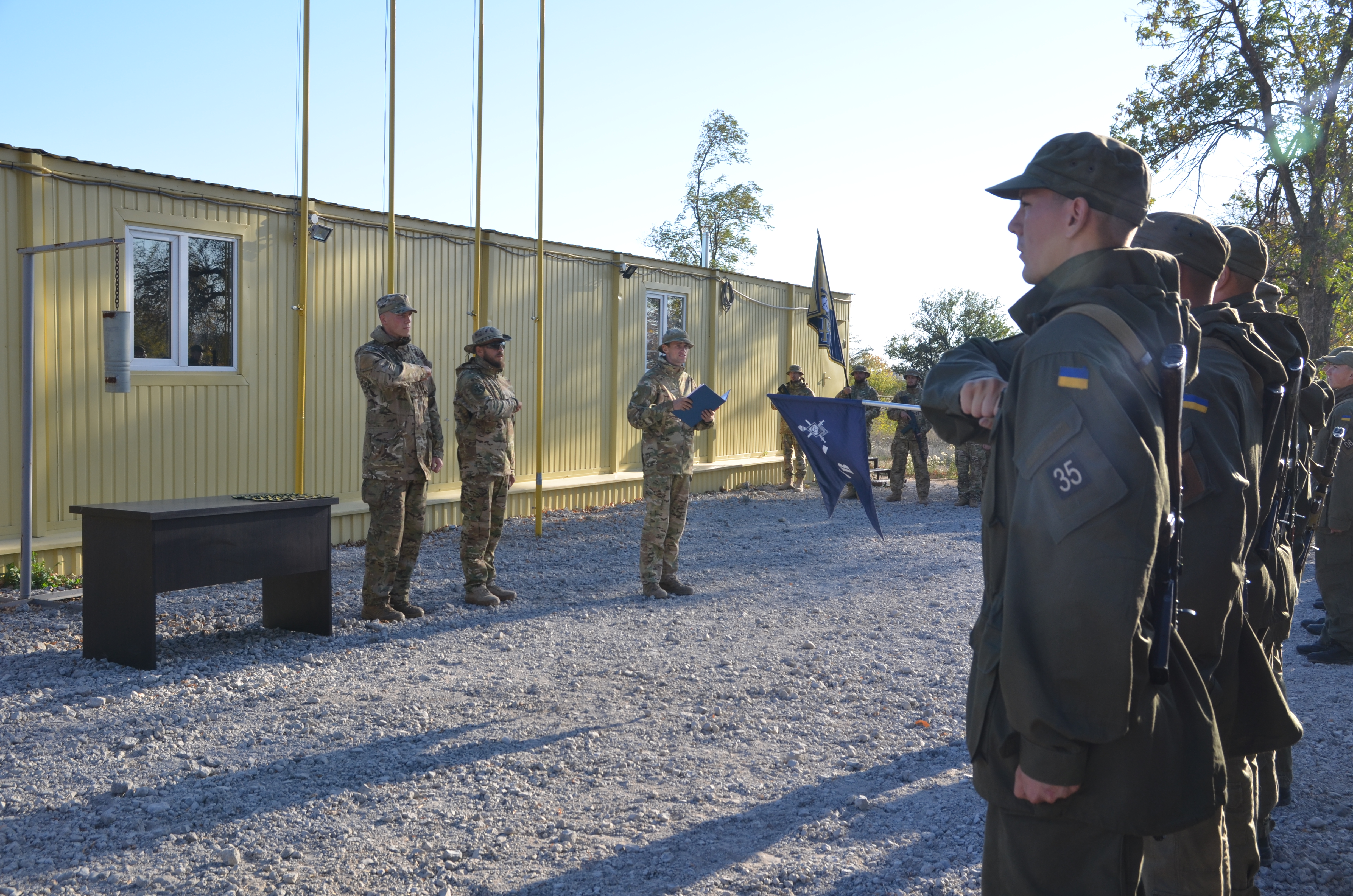 Восьмий базовий курс бойової підготовки завершено. Рекрути отримали шеврони полку АЗОВ